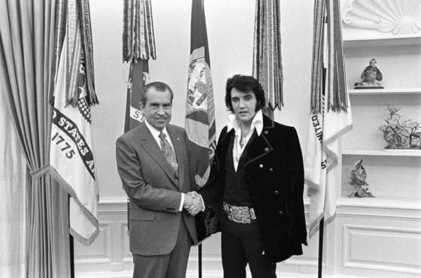 'Elvis y Nixon': Cuando el Rey se reunió con el Presidente