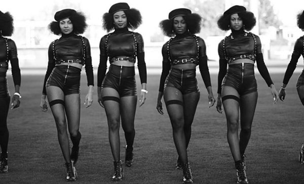 Beyonce rinde tributo Panteras Negras en la SuperBowl