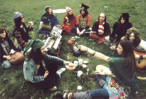 grupo de jóvenes hippies